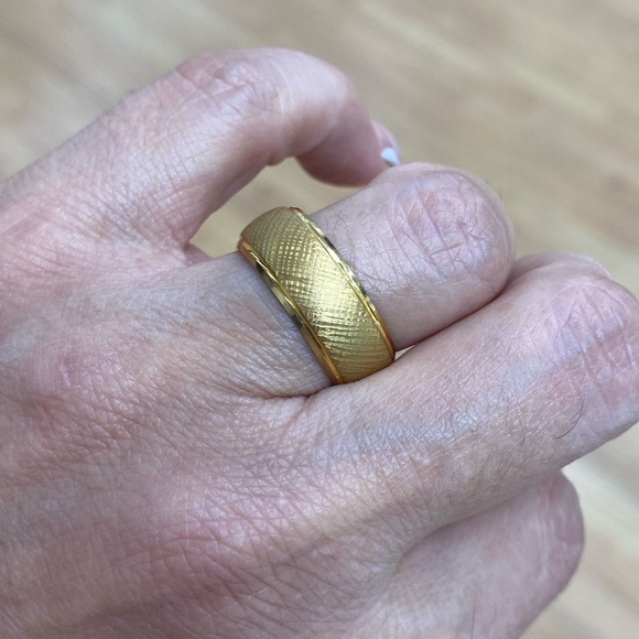 8mm Men Women Tungsten Ring Yellow Gold plated IP Florentine finish Domed - Picture 6 of 9